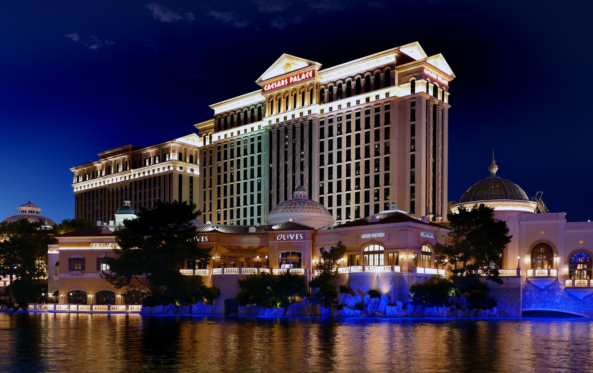 play 200% bonus from MexiWin Casino in UK