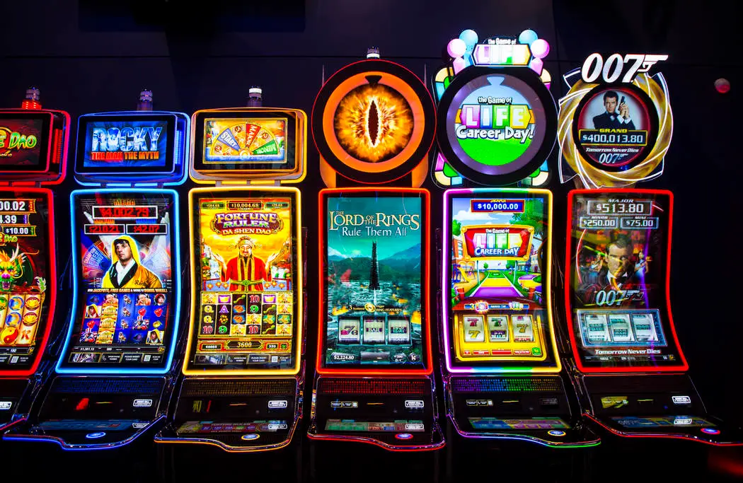 Slot machines looking for attention with advanced technology | Las ...