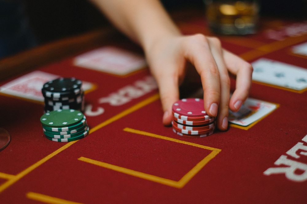 Get Ready To Spin: An Introduction to Online Live Casinos