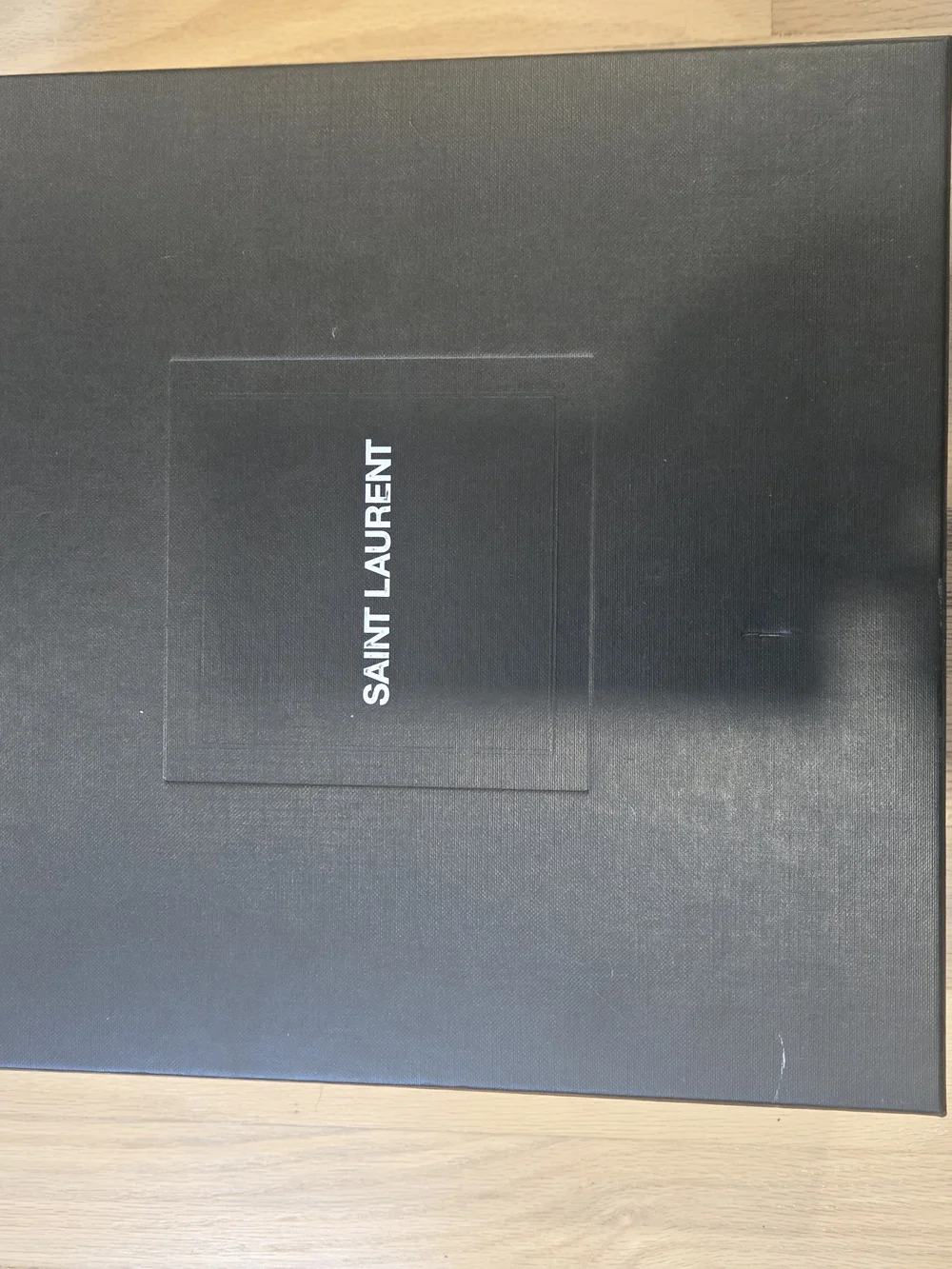 Saint Laurent elegant saint