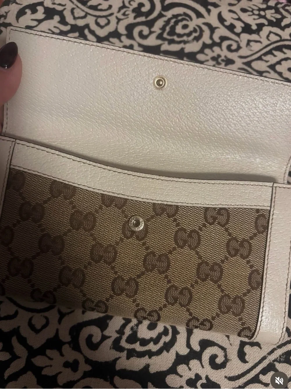 Gucci classic monogram