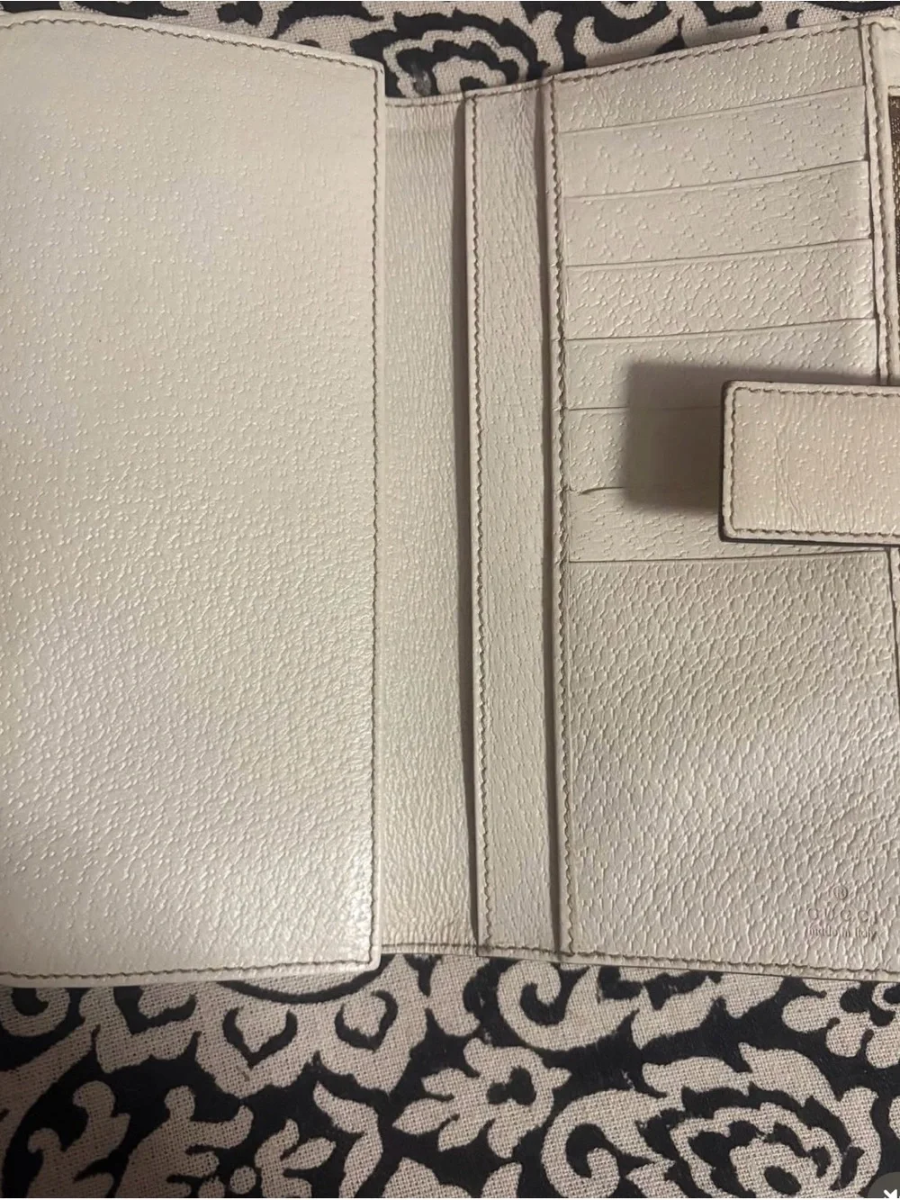 Gucci classic monogram