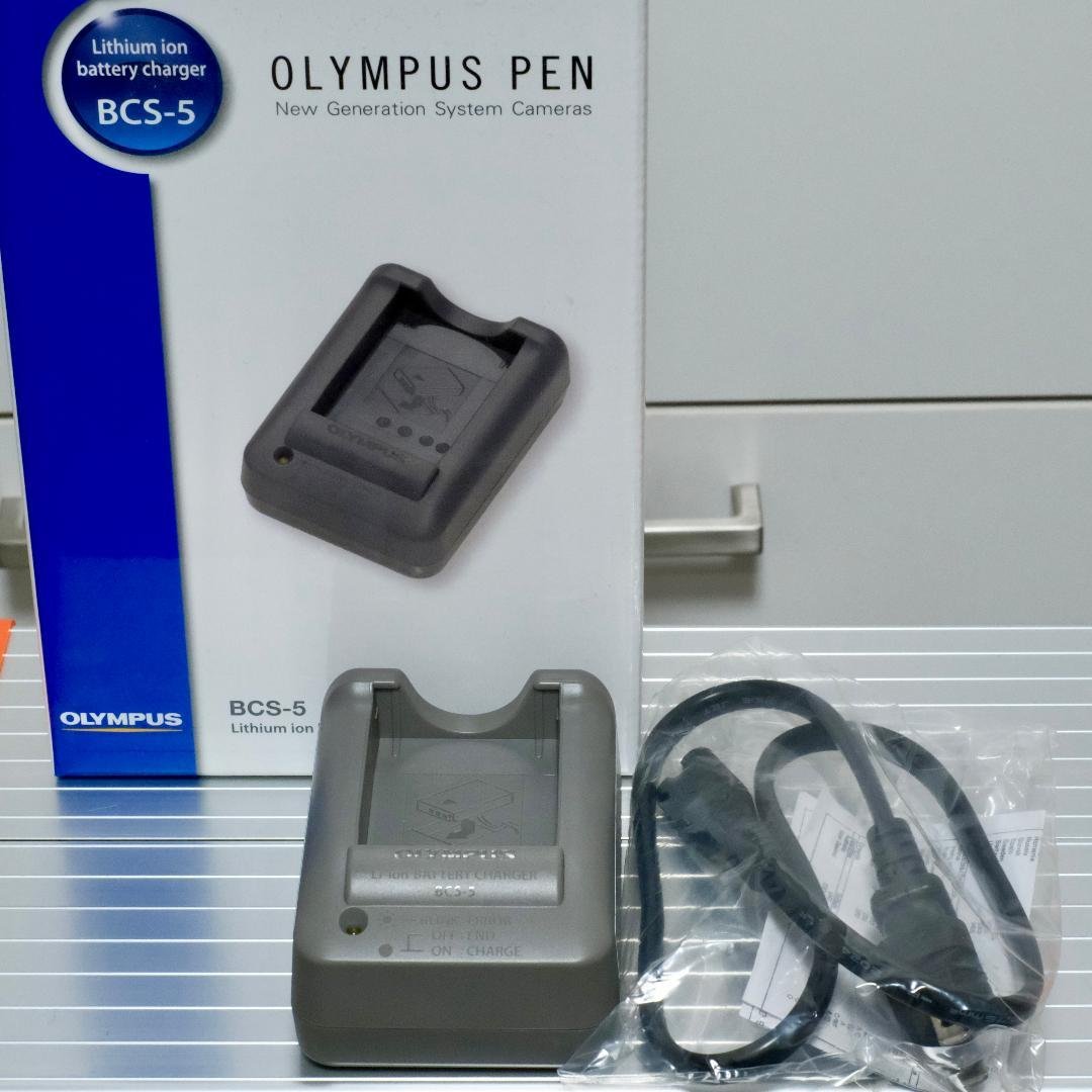 Olympus BCS-5 Lithium-Ion Battery Charger