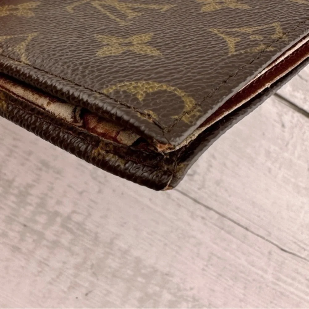 AUTHENTIC Louis Vuitton Monogram Multiple Wallet. Monogram brown.
